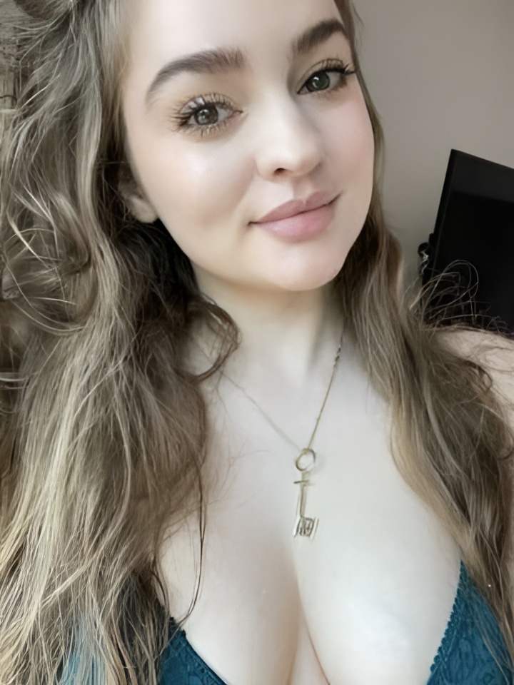 Софа привлекательная девушка из Северодвинска цена от 2000 руб